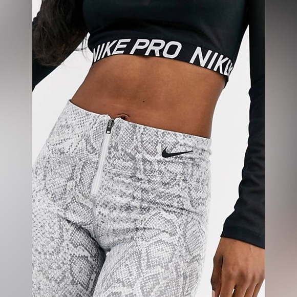 Nike x REVOLVE White Snake Print High Waist Zip Front Leggings SZ Medium - Picture 4 of 15
